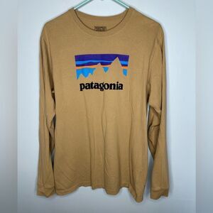 Patagonia Men’s Long Sleeve Logo T-Shirt Medium Tan Brown Mountains Outdoor